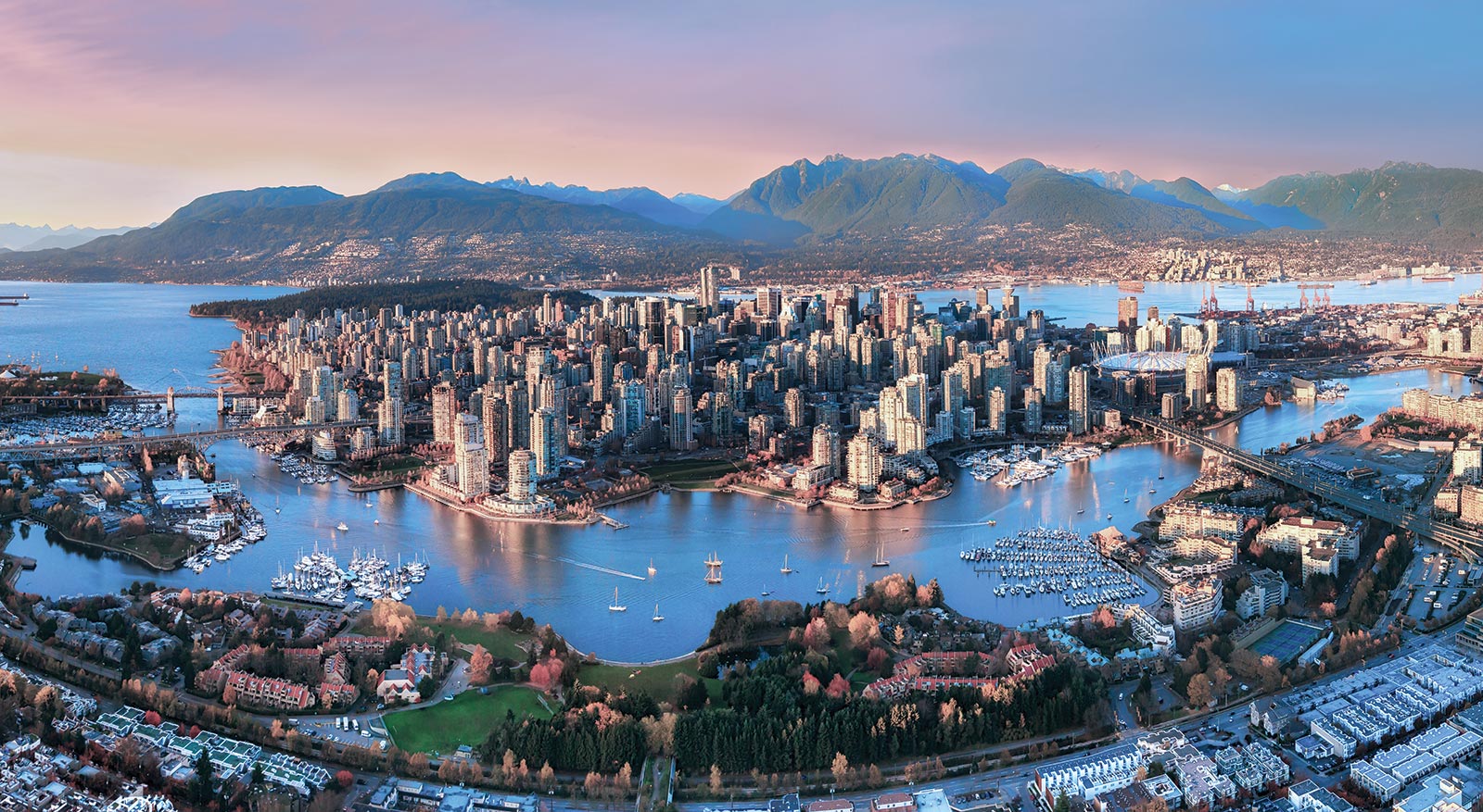 You are currently viewing Vancouver Canada Attractions: A Comprehensive Guide to Must-Visit Sites – 4 Attractions